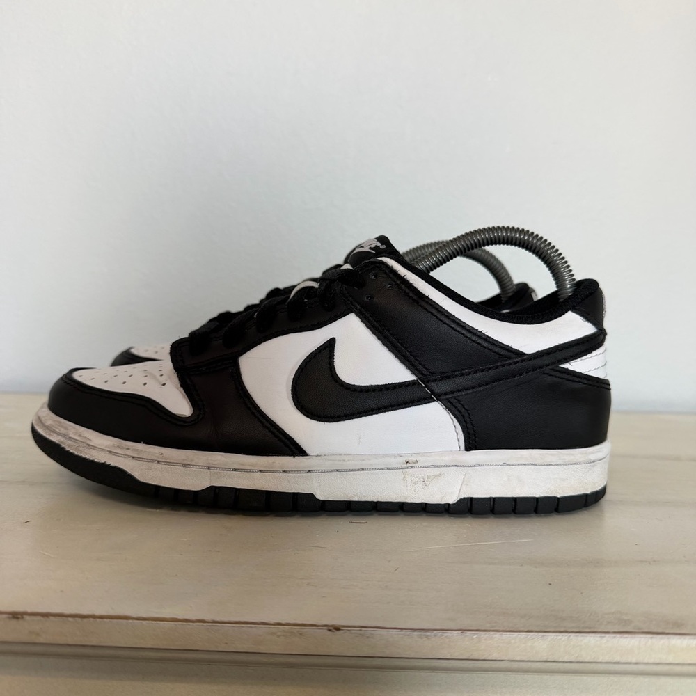 Nike Dunk Low Retro Sneakers Size 7 Youth 9 Women